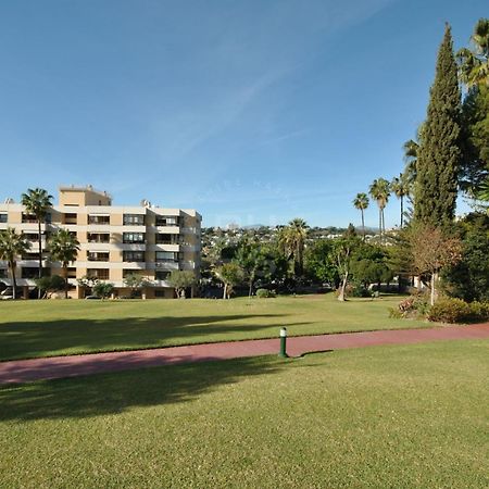 Apartmán Torres De Aloha 2 Bdr Puerto Banus Marbella Exteriér fotografie