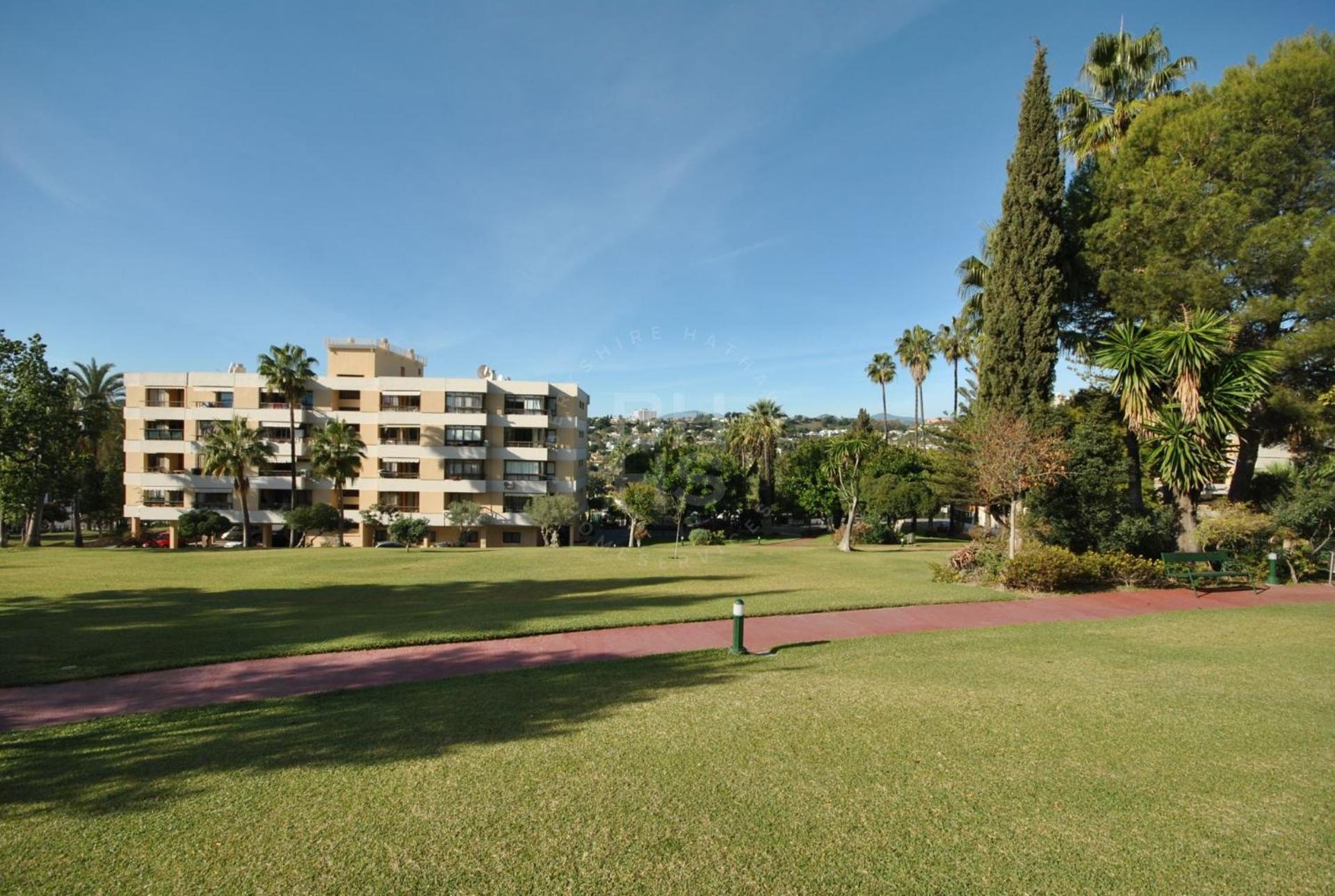 Apartmán Torres De Aloha 2 Bdr Puerto Banus Marbella Exteriér fotografie
